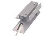 ALARMTECH OPBOUW MAGNEETCONTACT ALU  VLOERMONTAGE  INGEBOUWDE WEERSTANDEN 3K3/3K3  WERKINGSAFSTAND 42MM  AFMETINGEN CONTACT  104X40X15MM  MAGNEET  74X25X15MM  KABELLENGTE 6M.